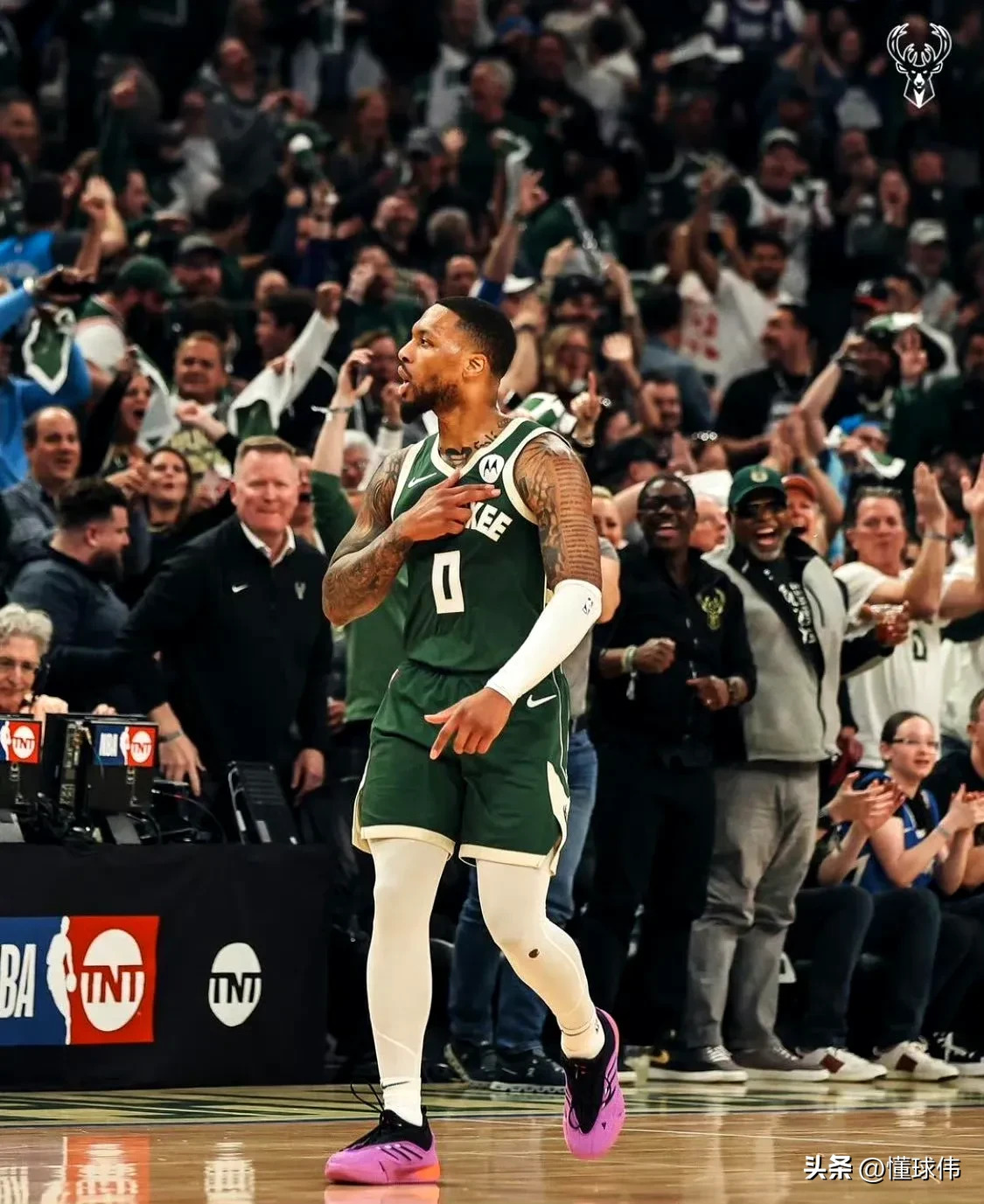 雷火电竞主播-猛龙强势雄鹿，利拉德统治全场的简单介绍