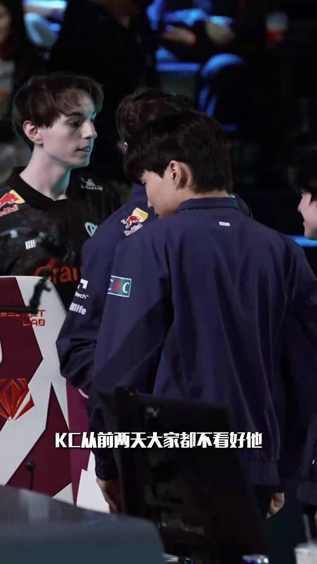 包含RGE碾压V5，Chovy攻防两端统治比赛强强对话总决赛，让粉丝疯狂欢呼的词条